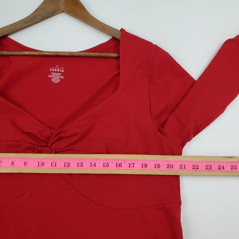 Torrid Womens Red Foxy Sweetheart Twist Top Blouse Plus Size 3 Long‎ Sleeve